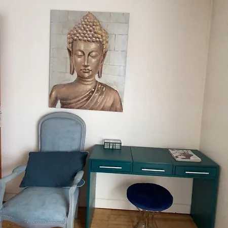 Holiday home Maison Sur Les Quais De Seine Proche De Paris Villeneuve-la-Garenne