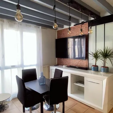 Maison Sur Les Quais De Seine Proche De Paris Holiday home Villeneuve-la-Garenne